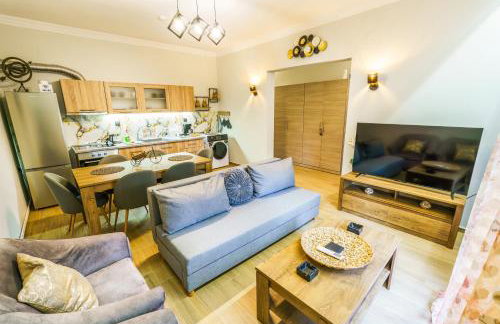 Four lakes luxury suites - Photo 20