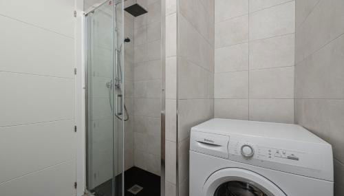 Apartamento Premium Plaza Castilla WiFi Rápido Torres KIO - Foto 2, Shower