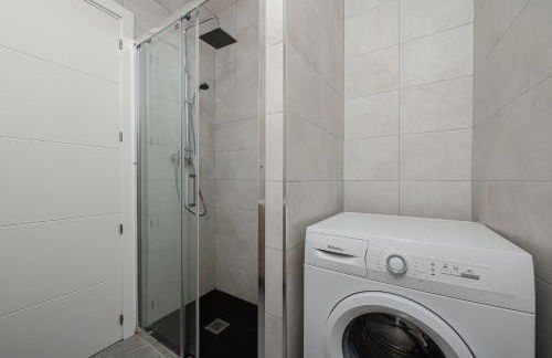 Apartamento Premium Plaza Castilla WiFi Rápido Torres KIO - Foto 2