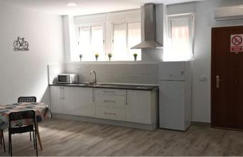 Super Estudio 01 "a pasos de la Estación Renfe" - Photo 2