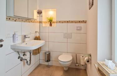 CJS Apartments - Chill or Drive am Nürburgring, new Box Spring Beds, new furniture, WLan, Spacious Rooms, Quiet Location - Foto 52