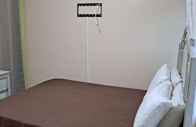 Holiday House Second floor Ste - Photo 2