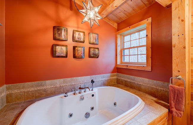 Mount Snow Cabin with Private Hot Tub by RedAwning - Foto 25