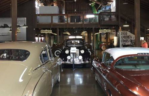 Entire Private Home with 4 Bedrooms 2 Bathrooms, Mountain Edge, New House, Ranch, Gated Yard, Available Now - Foto 69