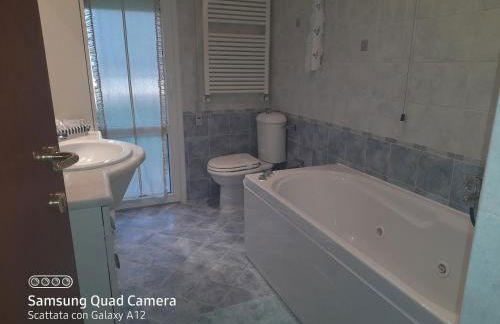 LA CASA DI DEBBY parcheggio wi-fi , aria condizionata gratuiti - Foto 16