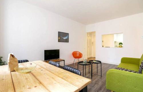 Colorful With Cozy Terrace In Gracia - Photo 9