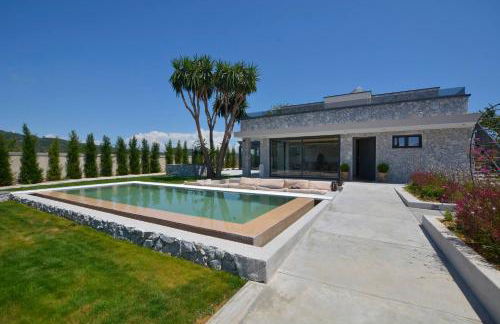 Villa Flamingo - 4 bedrooms - Private Pool - Next to renowned Issos Beach & Lake Korission - Photo 8