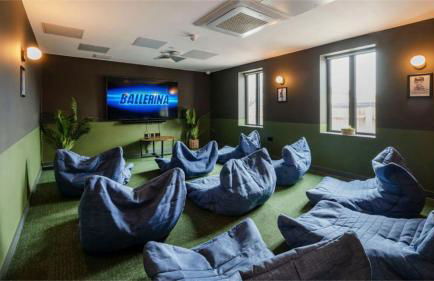 Students Only Straits Egham - 40 mins to Waterloo - Direct Bus to Heathrow - Foto 10