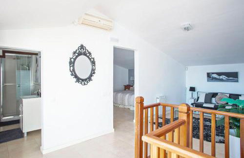 HOUSE WITH AMAZING VIEWS , OVERLOOKING THE FESTIVAL TOWN OF SITGES - Foto 17