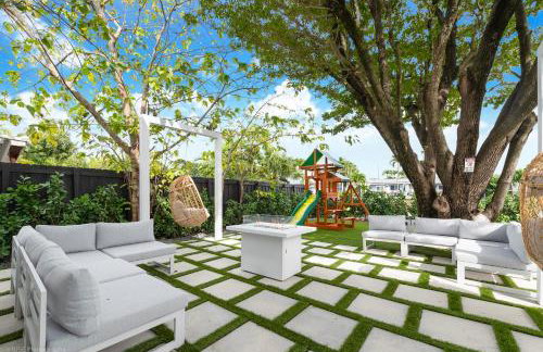 The World's Mansion - Game Room, 9 Bedrooms, HtdPool, Mini Golf, BBQ - Foto 13