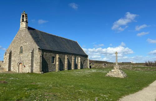 Vue Phare Pointe St Mathieu, accès direct Gr34 et plage, piscine chauffée - Foto 48
