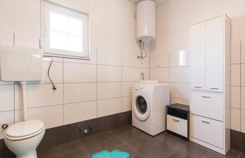 Villa Laura with pool, Budak, Zadar county - Photo 23