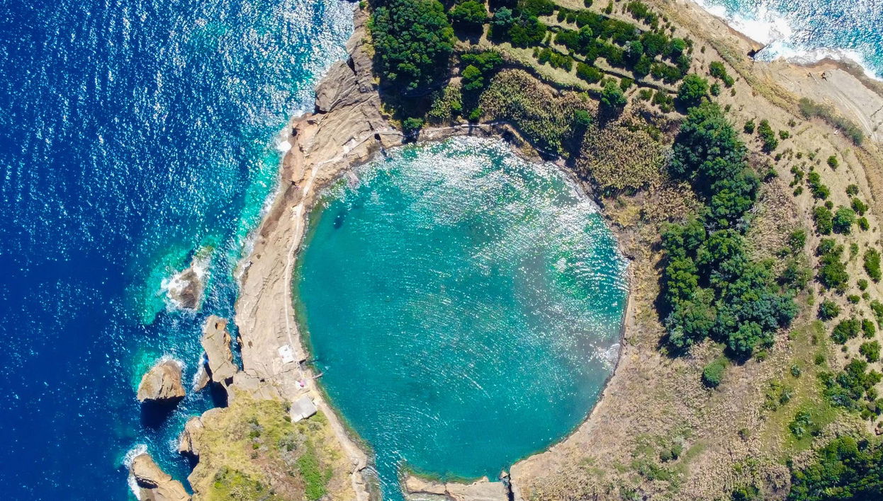 Passeio de barco pelo sul de São Miguel