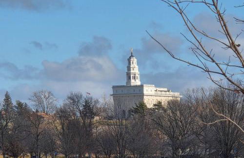 Walk to Nauvoo Temple Remodeled Family Apartment - Foto 28