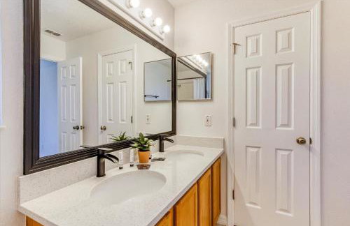 Large Home-Private Pool, Spa, and Pet Friendly Sleeps 12 - Foto 55
