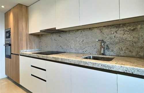 Experience Unrivalled Luxury at Emerald Greens Your Exclusive Retreat in the Heart of San Roque Club Resort - Foto 8