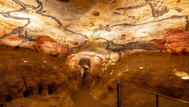 Visitez la reproduction d'une grotte