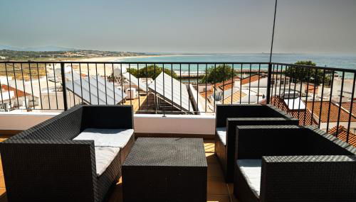 HENRI'S APARTMENTS - Pateo de Santo António - Photo 3