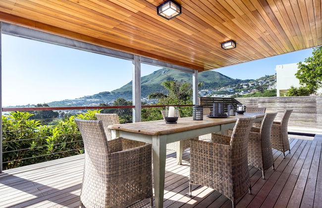 Spacious Apartment With Pool in Camps Bay - Photo 46