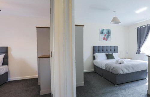 Spacious Luxurious Serviced Accommodation 6 - Photo 20