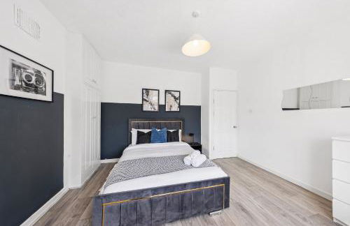 Modern and Comfortable Spacious 3 Bedroom House with Large Private Garden - Foto 20