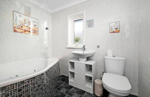 Newly Renovated 3br House Perfect For Families or Contractors - Foto 14