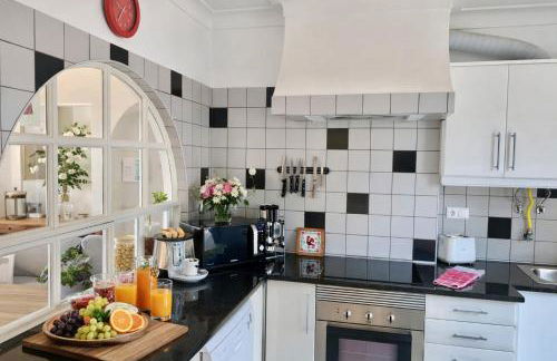 Dreamy Sea View Apartment with Access to Private Pool & Stunning Rooftop - Foto 13