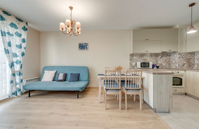 Bright and Newly Refurbished Apartment Near Center - Foto 7