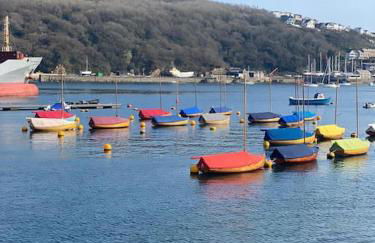 Stunning River Views, Tranquil Split-Level House, Private Garden & Parking - Foto 6