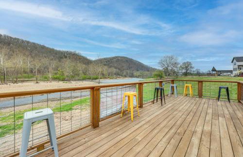 Riverfront Caddo Shack Home with Views and Fire Pit - Foto 30
