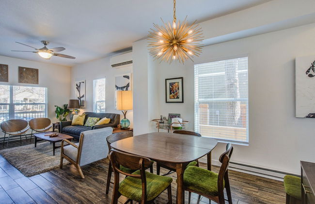 1brlovely Stylish Downtownclose To Everything - Photo 15