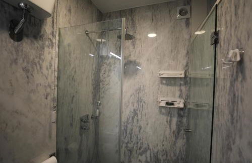 Swimming Pool Bedroom at Casa dos Macieis, Camino Santiago direct access & Optional Agritourism - Foto 47