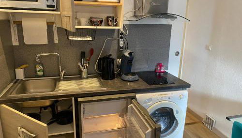 Nancy, Magnifique studio totalement climatisé, meublé, salle de bains et wc séparés, parking privé, cuisine équipée, WIFI - Foto 4