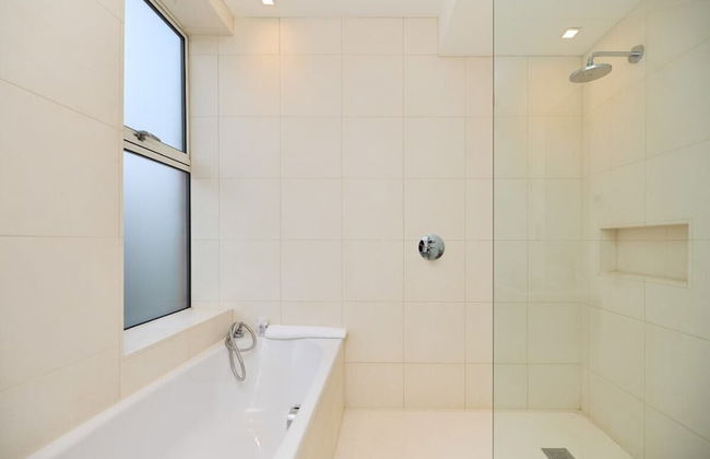 The Hampstead Garden Hideaway - 5bdr Home With Pool and Garden - Foto 41