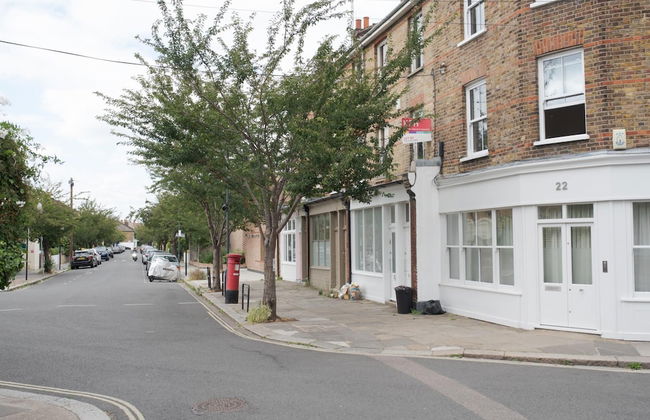 Classic Hammersmith Home by Ravenscourt Park by Underthedoormat - Foto 22