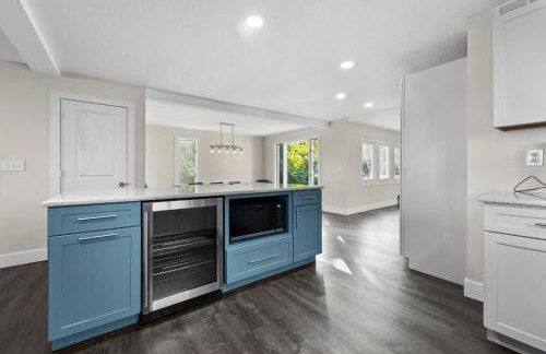 Lakefront - Spacious Family Getaway with Dock! - Foto 13