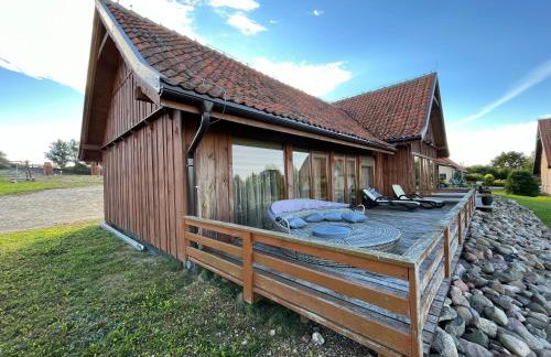 DREWNIANY DOM NA WZGÓRZU - Foto 1