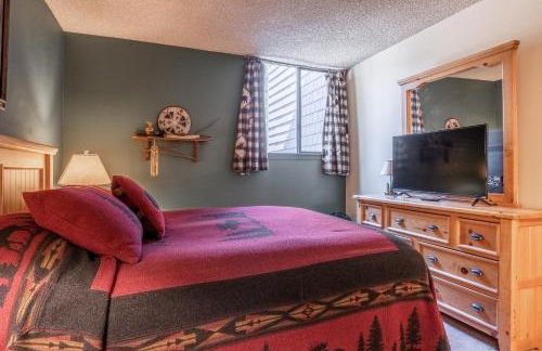 New Listing 2 bedroom and Loft 2 bath Summit E Bldg 12 condo sleeps 8 Steps to Eagle Lodge Chair 15 - Foto 19