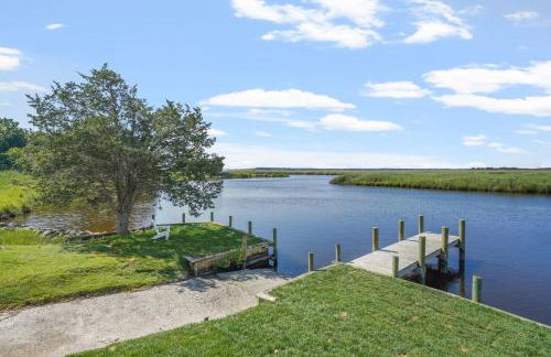 The Porter's Barn - fancy little waterfront home with deep-water boat dock and firepit - Foto 36