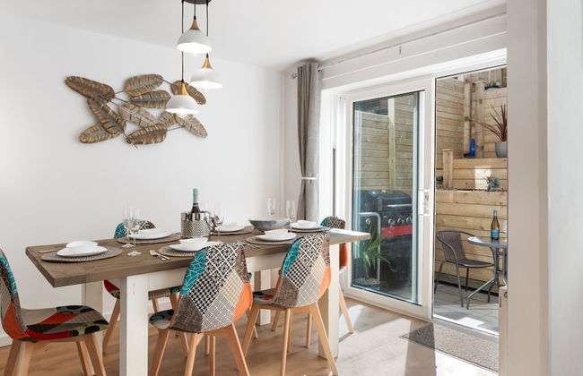 Ty Hapus - Close to Beach and Town - Photo 14