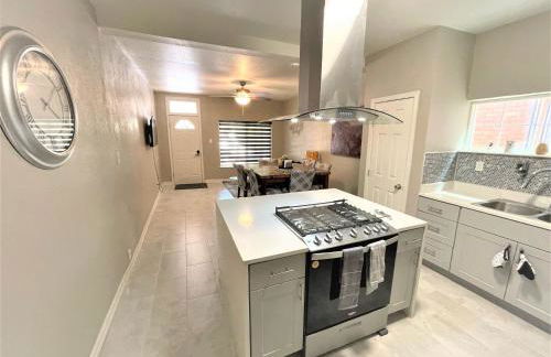 Close to All, Restful Duplex A in Downtown, UTEP, Hospitals - Foto 18