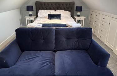 The Loft and The Den Apartments - Photo 3