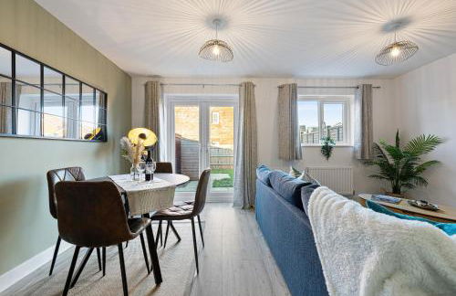 Stylish 4-Bedroom Townhouse with two large parking spaces and superfast Wi-Fi - Photo 16