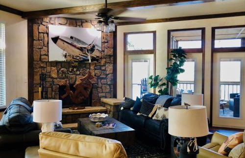 C25, Four bedroom, 4 1 2 bath luxury log-sided cottage with hot tub cottage - Foto 56