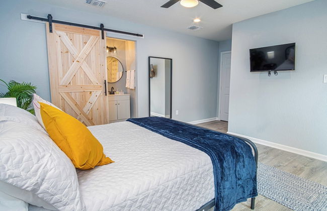 Spacious Delightful 4 BR/ 3 BA Close to Downtown - Foto 9