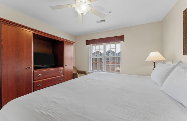 Grand Crowne Resort - Photo 24