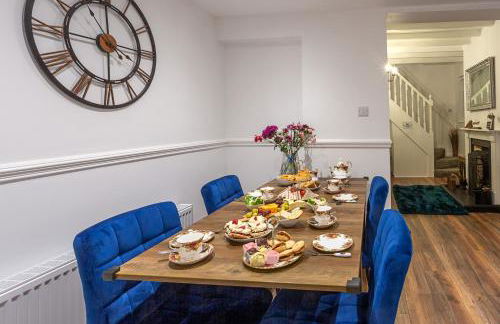 Cottage, Hot Tub, Open fire, Games Room, large Garden Sleeps 2-8 - Foto 2