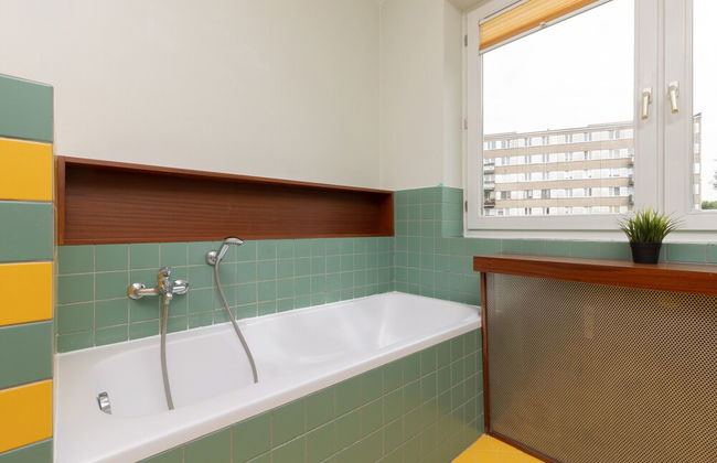 Spacious Apartment Pruszkow by Renters - Photo 14