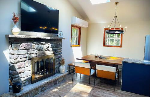 Romantic Mountainside Cozy Cabin Poconos - Foto 7