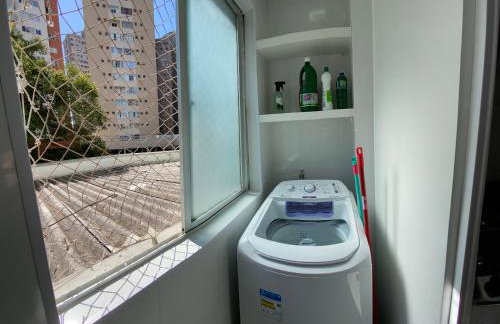 101- Lindo Apartamento Amplo e decorado, 2 quartos, sala, cozinha completa, mobiliario moderno, lavanderia , Excelente localização no bairro Bigorrilho - Photo 37